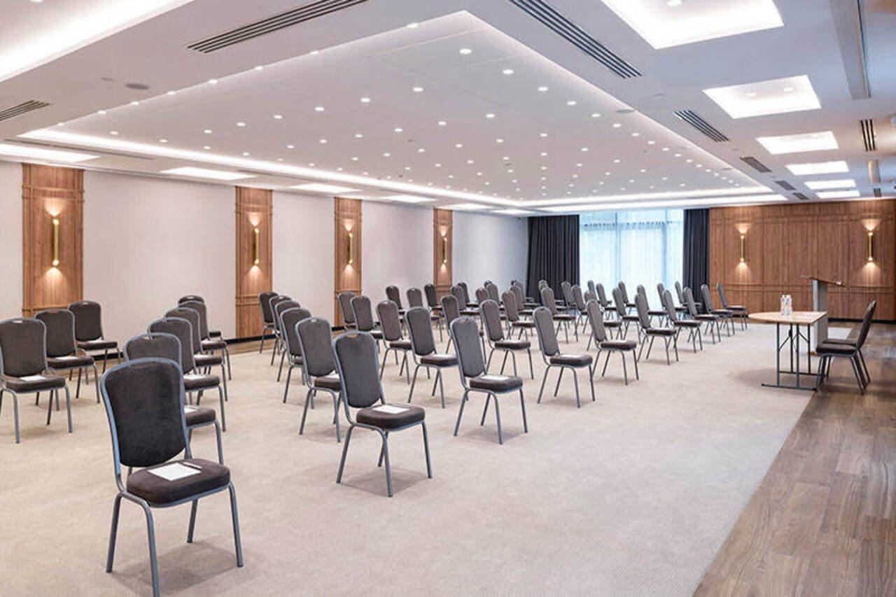 Premier Hotel Odessa Exteriör bild Meeting room
