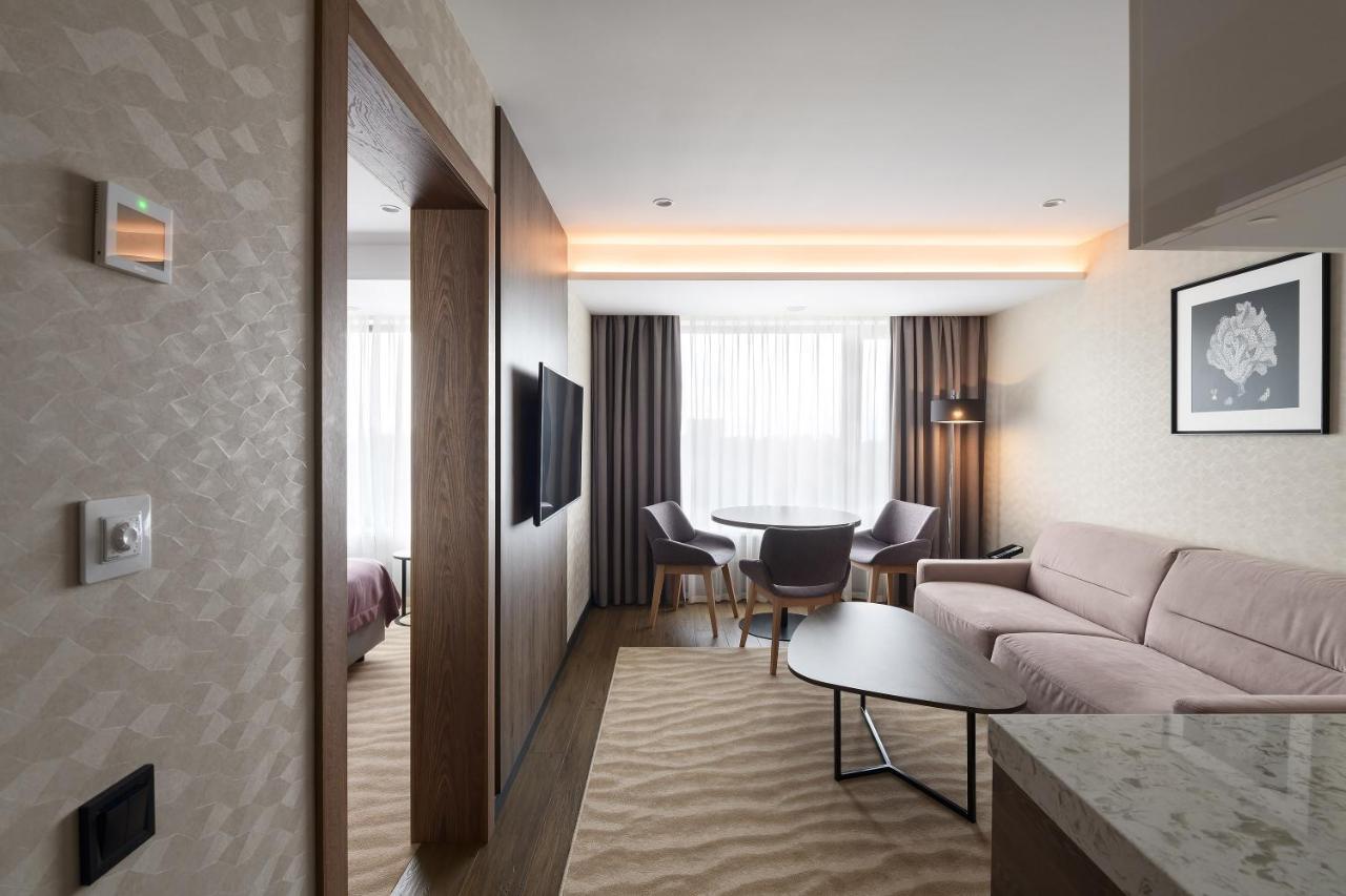 Premier Hotel Odessa Exteriör bild Suite