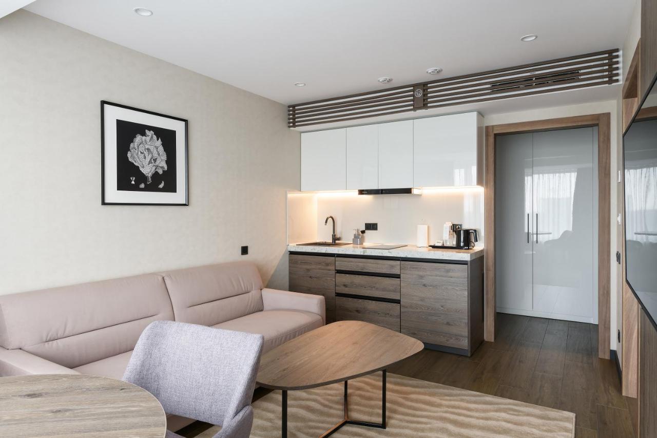 Premier Hotel Odessa Exteriör bild A typical apartment at The Collective Old Oak