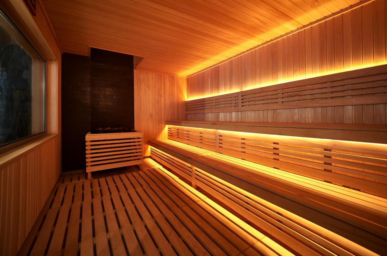 Premier Hotel Odessa Exteriör bild A modern Finnish sauna